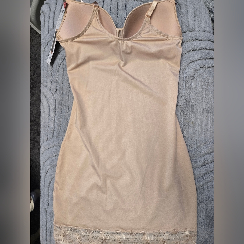 Red Hot Spanx Cream Lace Cupped Full Slip Size Large NWT - Picture 5 of 7